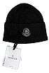 Брендовая шапка Moncler чёрного цвета