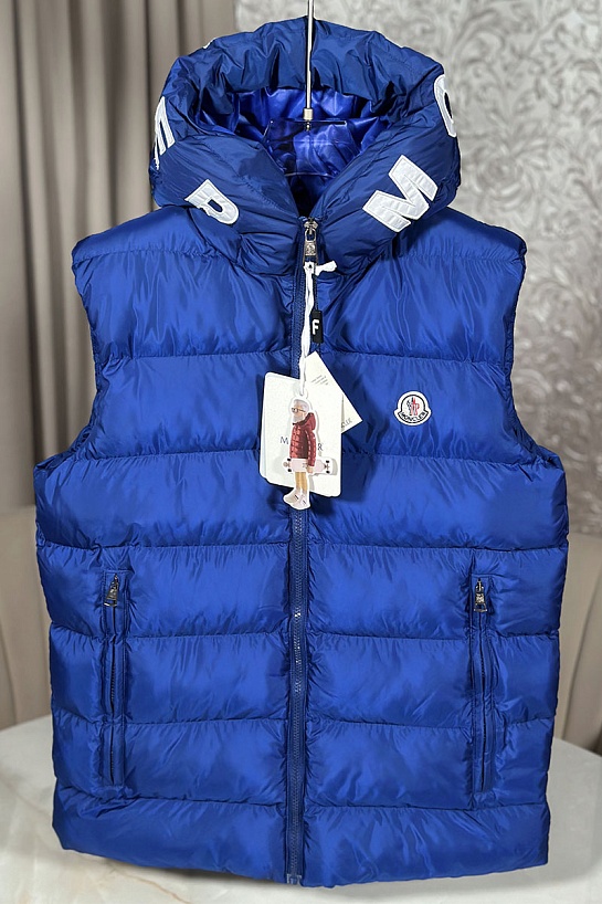 Мужской жилет Moncler синего цвета