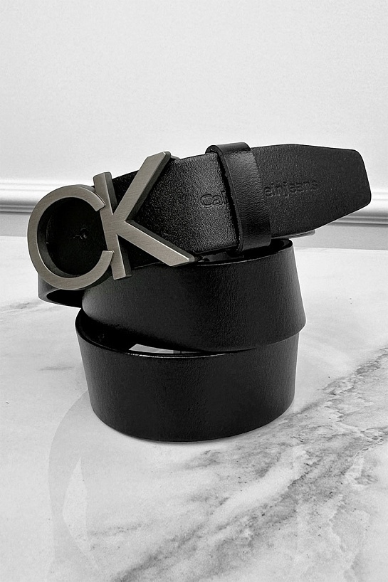 Мужской кожаный ремень Calvin Klein чёрного цвета