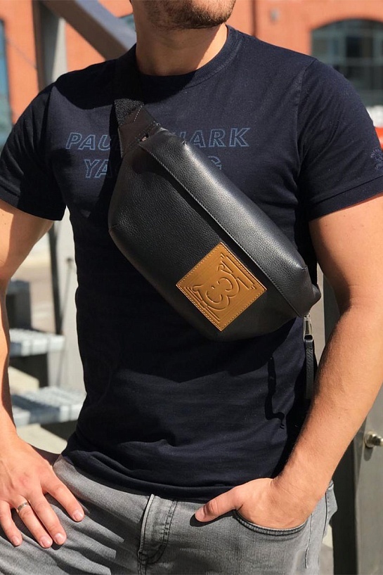 Кожаная сумка на пояс Burberry 30x17 см