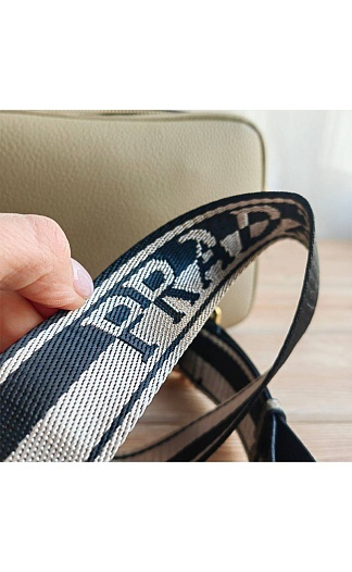 Кожаная сумка Prada Logo Shoulder 23x14 см- Beige   