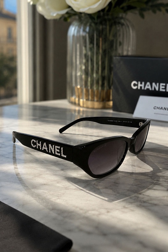 Солнцезащитные очки Chanel Cat Eye