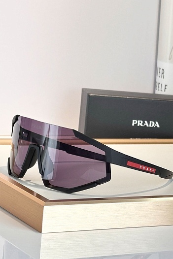 Солнцезащитные очки Prada Linea Rossa   
