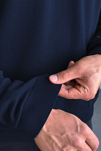 Джемпер тёмно-синего цвета Armani Exchange   