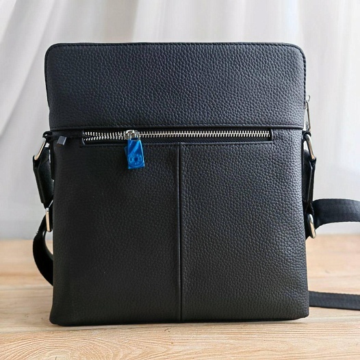 Кожаная чёрная сумка-планшет Montblanc 27x26 см   