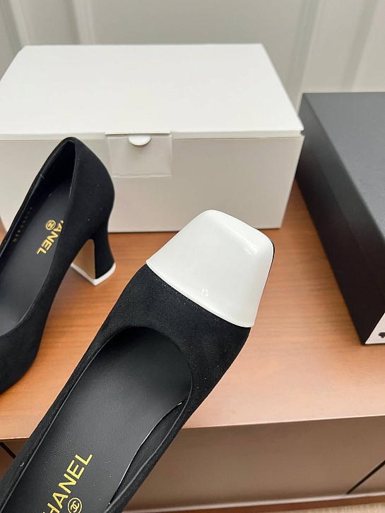 Женские замшевые туфли на каблуке Chanel premium
