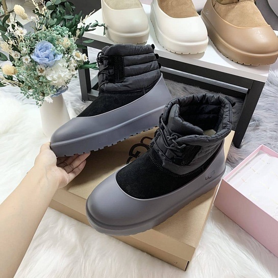 Женские ботинки UGG Classic Mini Lace-Up - Black