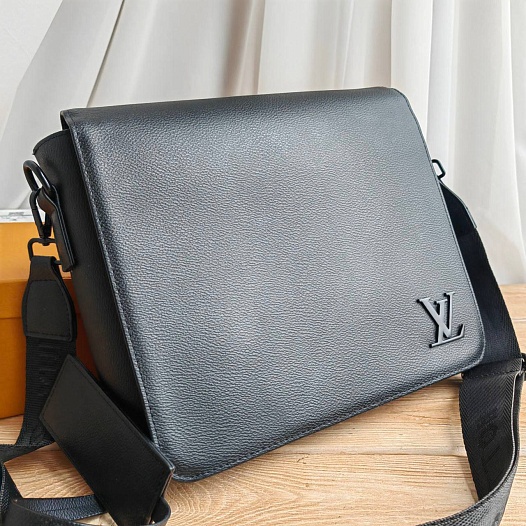 Кожаная сумка-планшет Louis Vuitton 27x24 см   