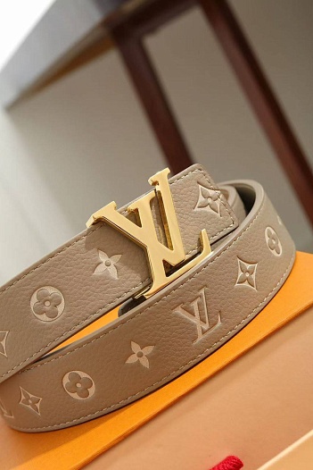 Бежевый кожаный ремень Louis Vuitton   