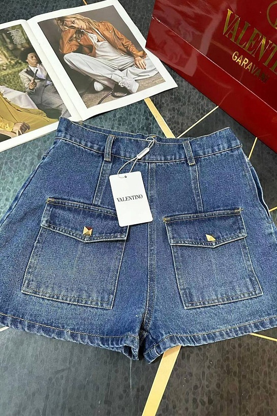 Женские джинсовые шорты Valentino 