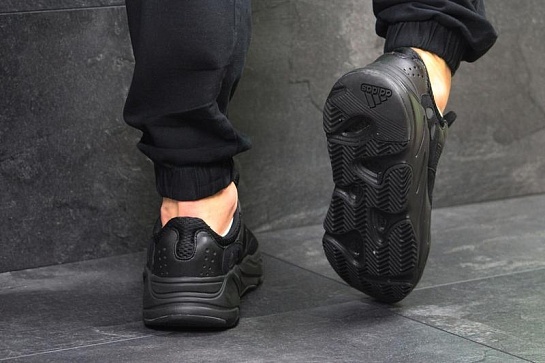 Кроссовки Adidas Yeezy Boost 700 "Triple Black"