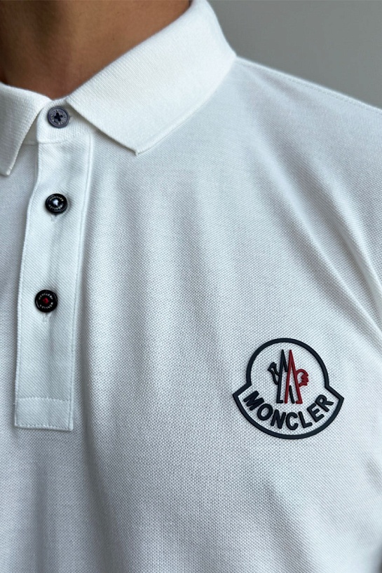 Мужское брендовое поло Moncler белого цвета