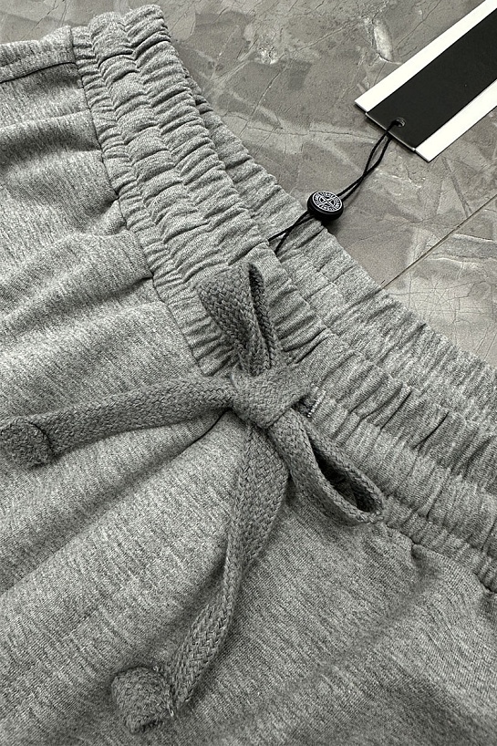 Мужские серые шорты Stone Island compass-patch