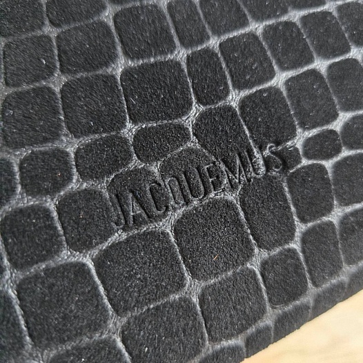 Замшевая сумка Jacquemus The Turismo Soft 38x23 см   