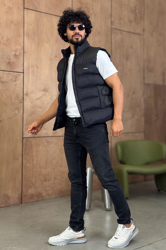 Мужской чёрный жилет Hugo Boss