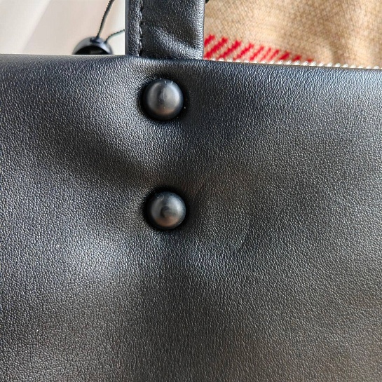 Женская чёрная сумка-тоут Prada 35x27 см