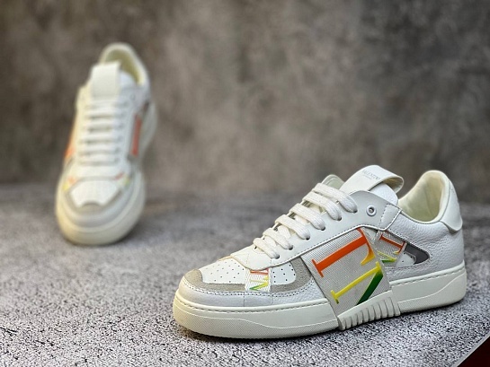 Женские кожаные кроссовки Valentino Gavani