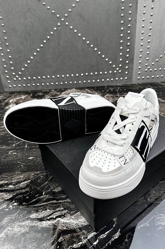 Кожаные кроссовки Valentino VL7N low-top - White / Black
