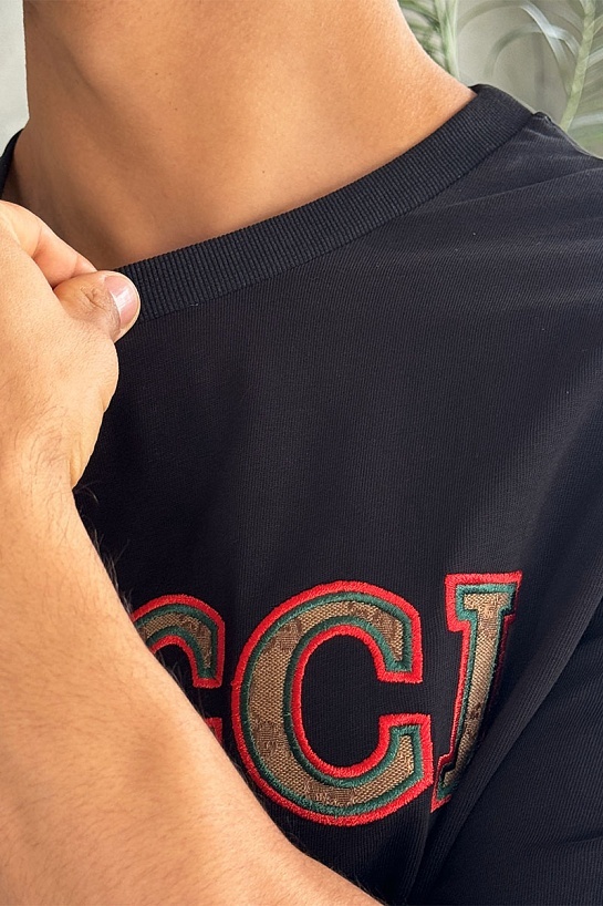 Брендовая оверсайз футболка Gucci чёрного цвета