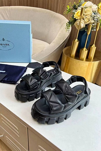 Женские кожаные сандалии Prada Monolith   