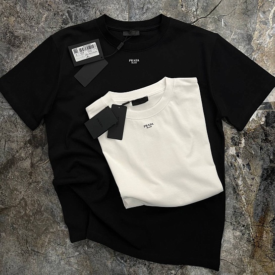 Футболка чёрного цвета Prada Milano