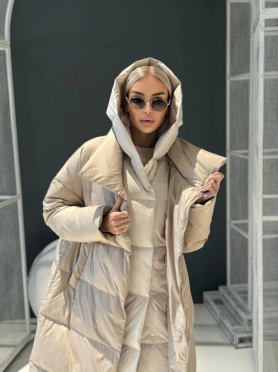 Женский бежевый пуховик Max Mara