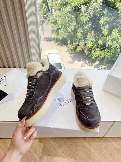Женские замшевые кроссовки с мехом Prada Premium - Grey   