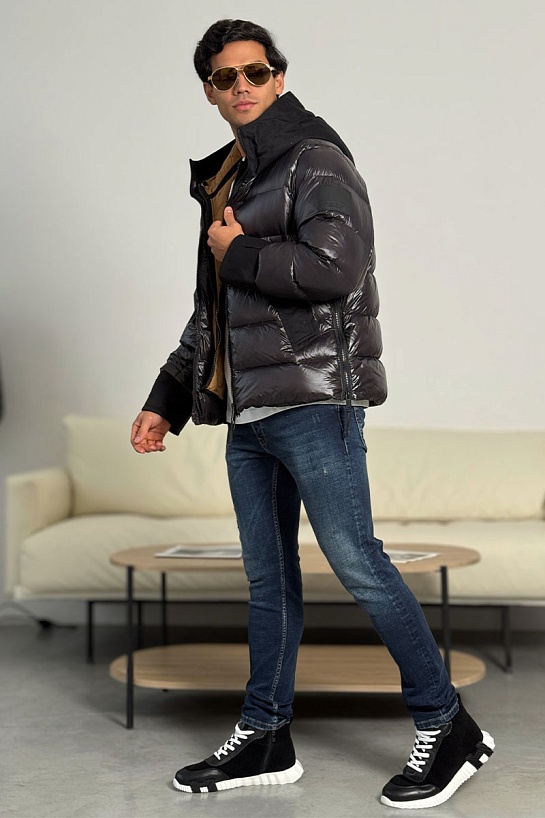 Чёрная пуховая куртка Burberry London England logo-patch