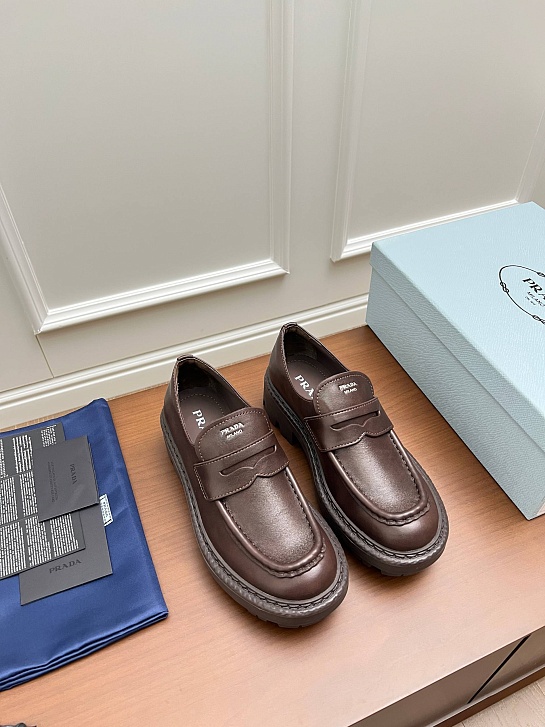 Женские кожаные лоферы Prada premium