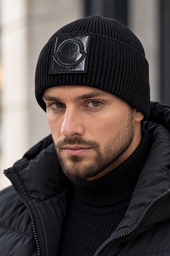 Мужская брендовая шапка Moncler чёрного цвета   