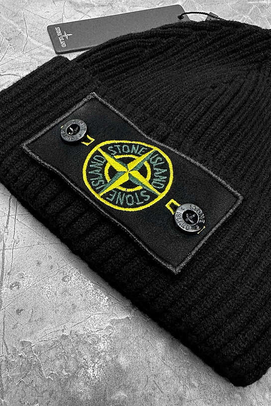 Шапка чёрного цвета Stone Island compass patch