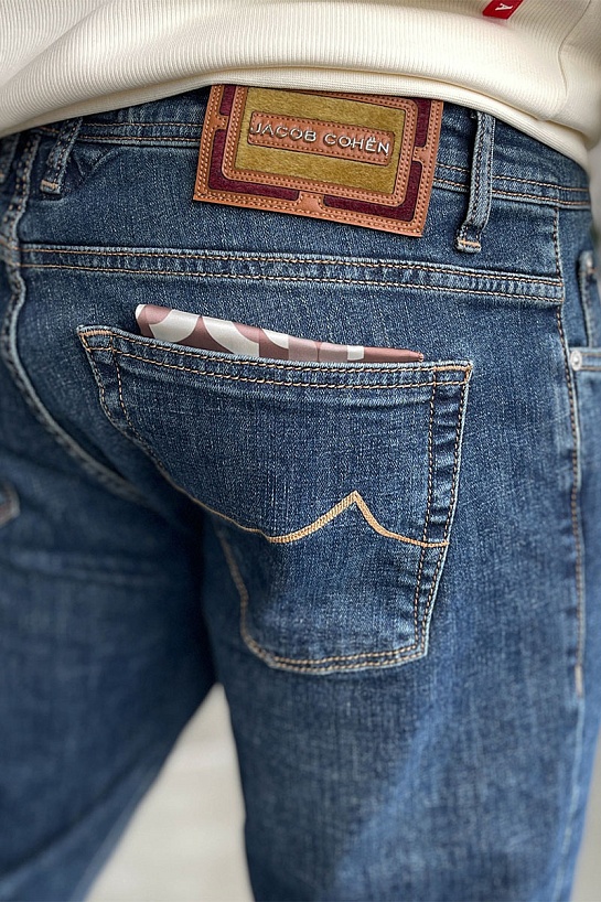 Мужские джинсы Jacob Cohen синего цвета