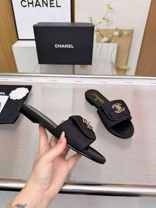 Женские кожаные шлёпанцы Chanel premium