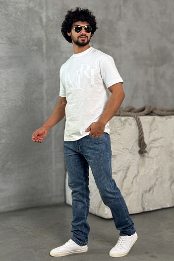 Футболка белого цвета Amiri staggered logo   