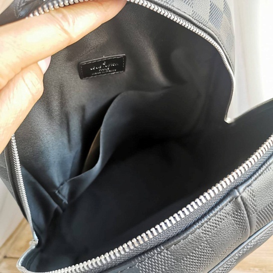 Кожаный рюкзак Louis Vuitton Damier Infini 40x30x13 см