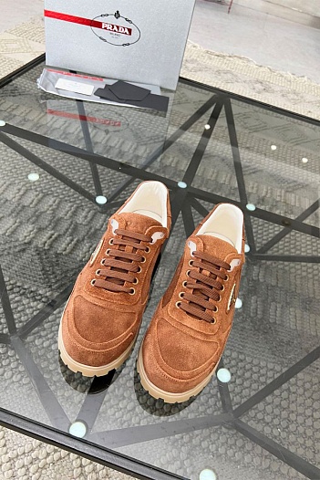 Замшевые кроссовки Prada logo-plaque - Brown   