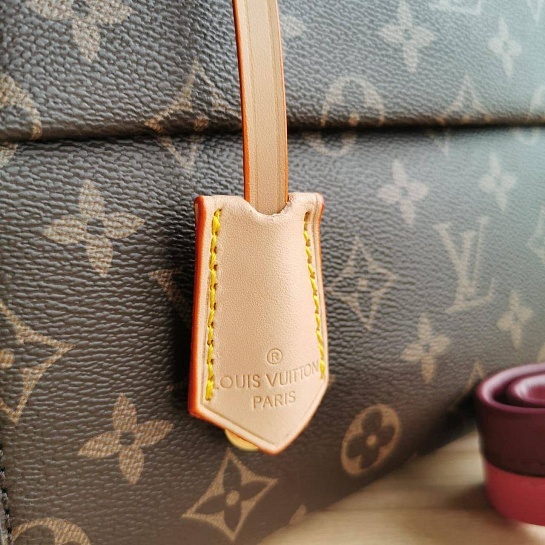 Кожаная сумка Louis Vuitton Cluny BB 28x20x10 см