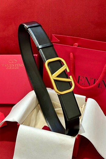 Чёрный кожаный ремень Valentino - ширина 4 см, длина 90 см   