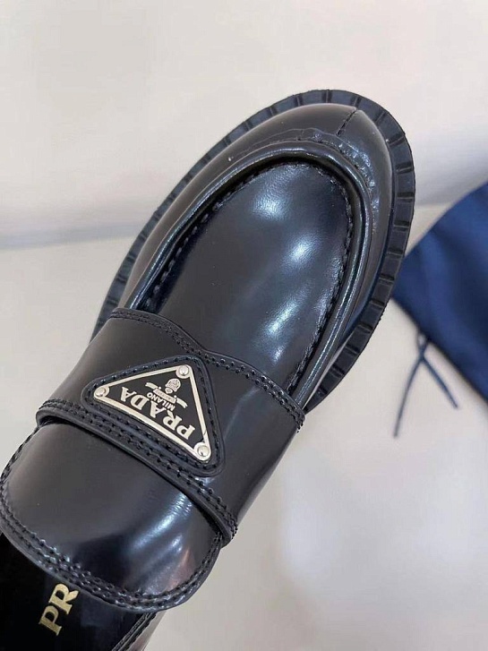 Женские кожаные лоферы Prada Premium - Black
