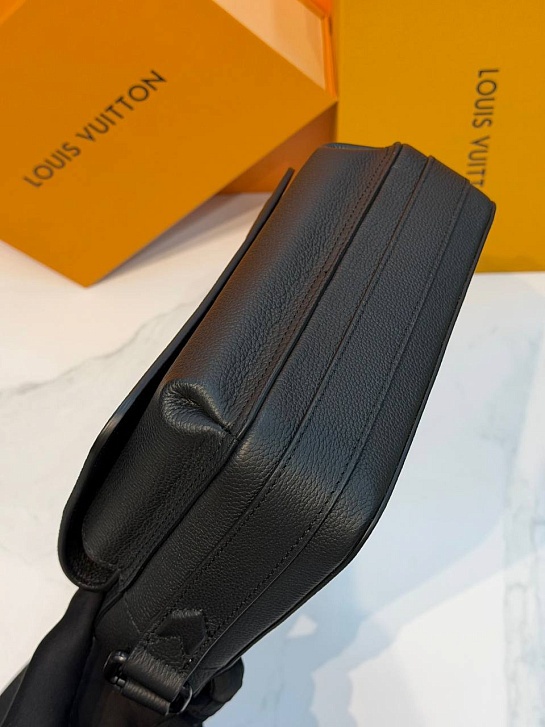 Кожаная сумка Louis Vuitton Boarding Messenger premium 24x18x9 см