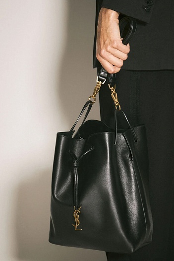 Замшевая чёрная сумка Yves Saint Laurent  Paris VII Pochon   