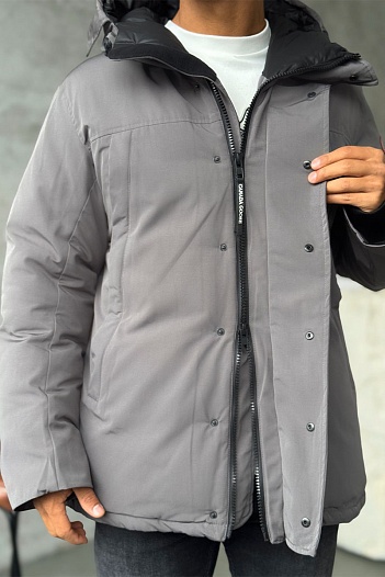 Серый пуховик Canada Goose Sanford logo-patch   