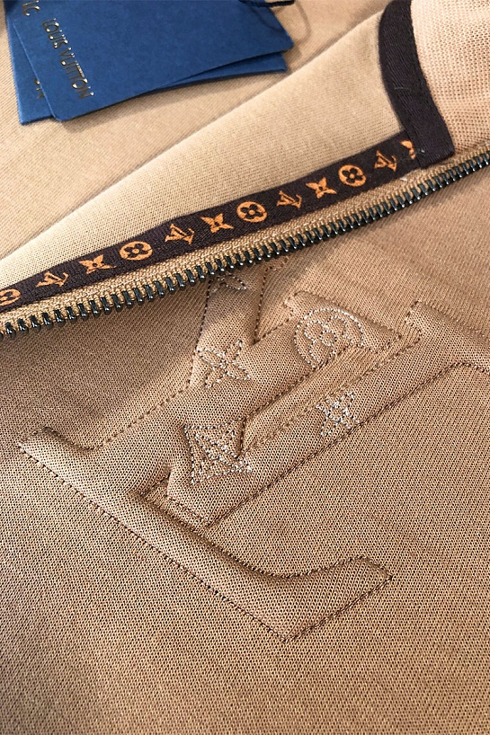 Брендовая кофта Louis Vuitton бежевого цвета