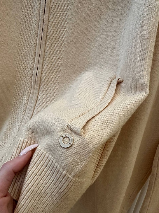 Женский бежевый костюм Loro Piana Premium