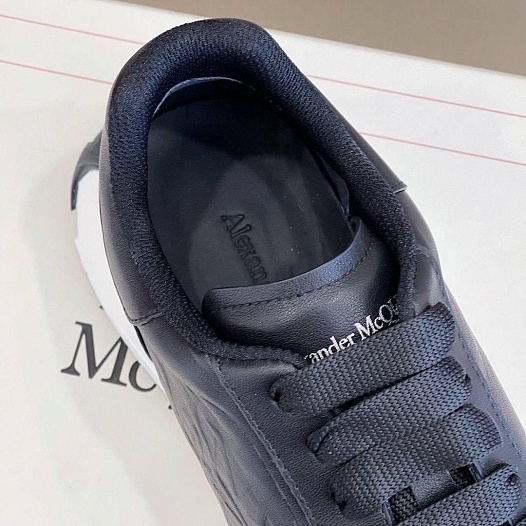 Мужские кожаные кроссовки Alexander McQueen   