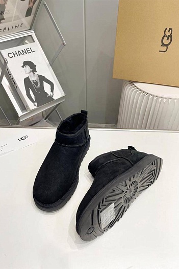 Мужские чёрные ботинки UGG Classic   