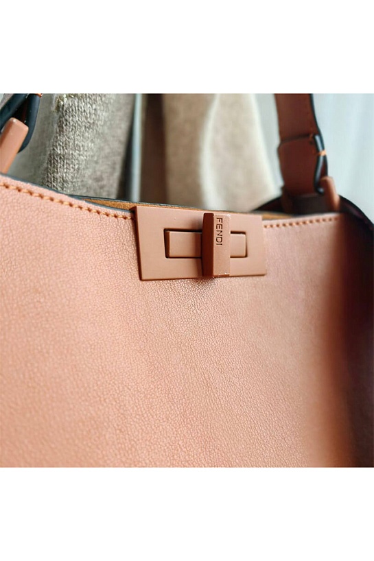 Кожаная сумка Fendi 33x22 см