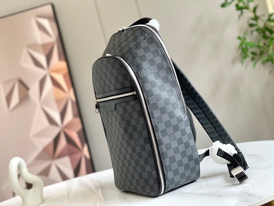 Кожаный рюкзак Louis Vuitton Michael Damier Infini Premium 42x29x13 см