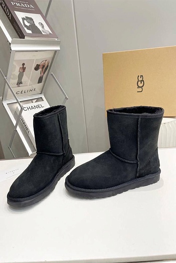 Мужские чёрные ботинки UGG Classic   