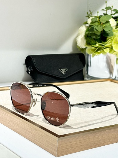 Солнцезащитные очки Prada Loden Lenses   